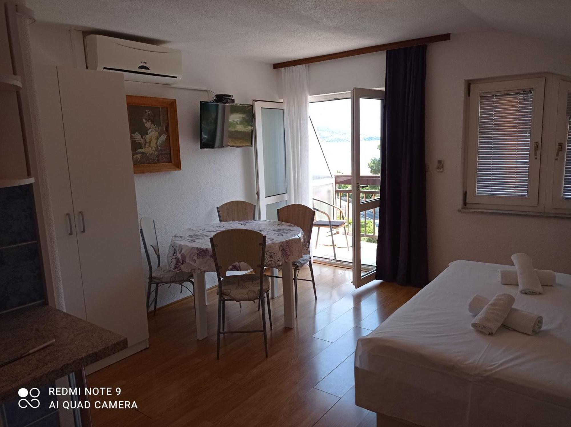 Apartments Mihovil Omiš Habitación foto